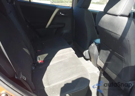 2015 Toyota Rav4 Xle z USA, uszkodzony, nr VIN JTMRFREVXFJ046257